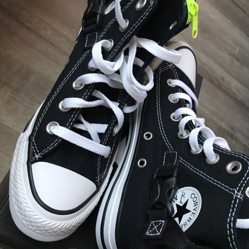 buckle up chuck taylor